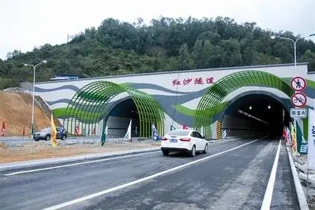 三亚红沙隧道提前3个月建成通车