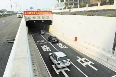 长沙南湖路湘江隧道携手上海slower建设专业无线通信系统