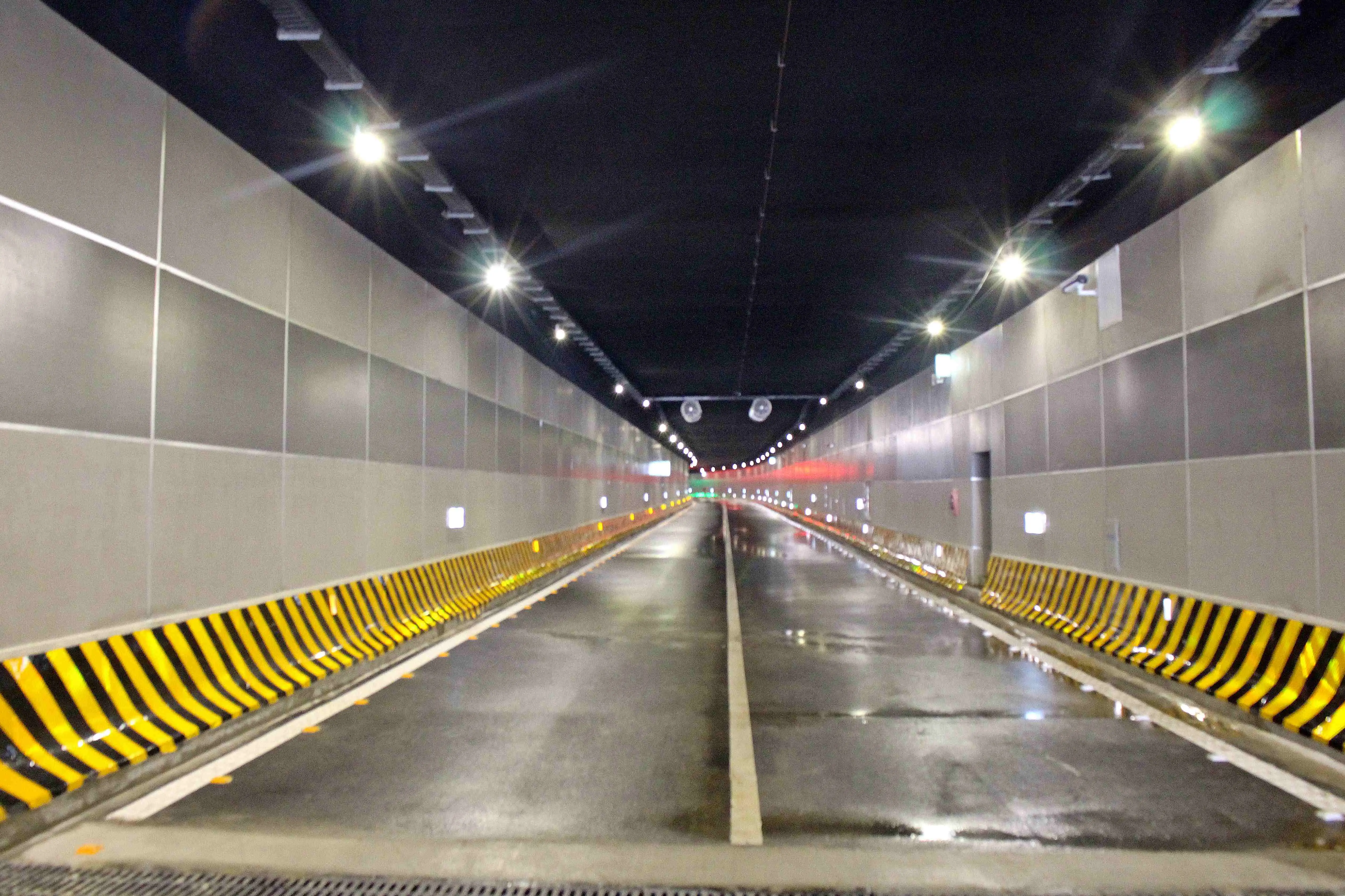 香格里拉月光城隧道选用slower加速器app官网(图2)