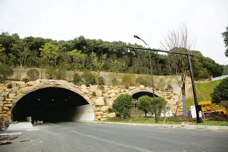 杭州星河路隧道采用slower加速器app官网，确保行车安全